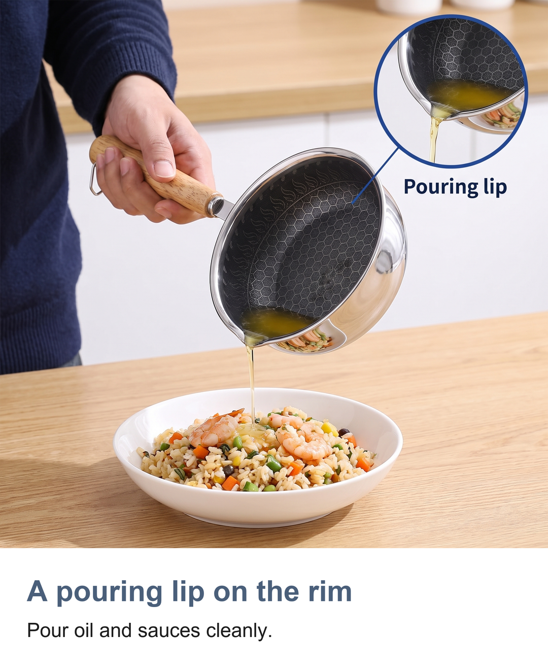 Mini stainless steel frying pan: A pouring lip on the rim